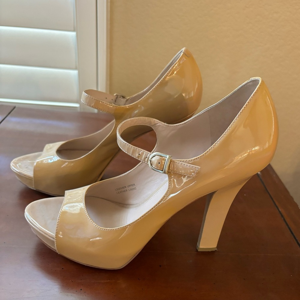 Via Spiga sz 8 1/2 peep toe heels